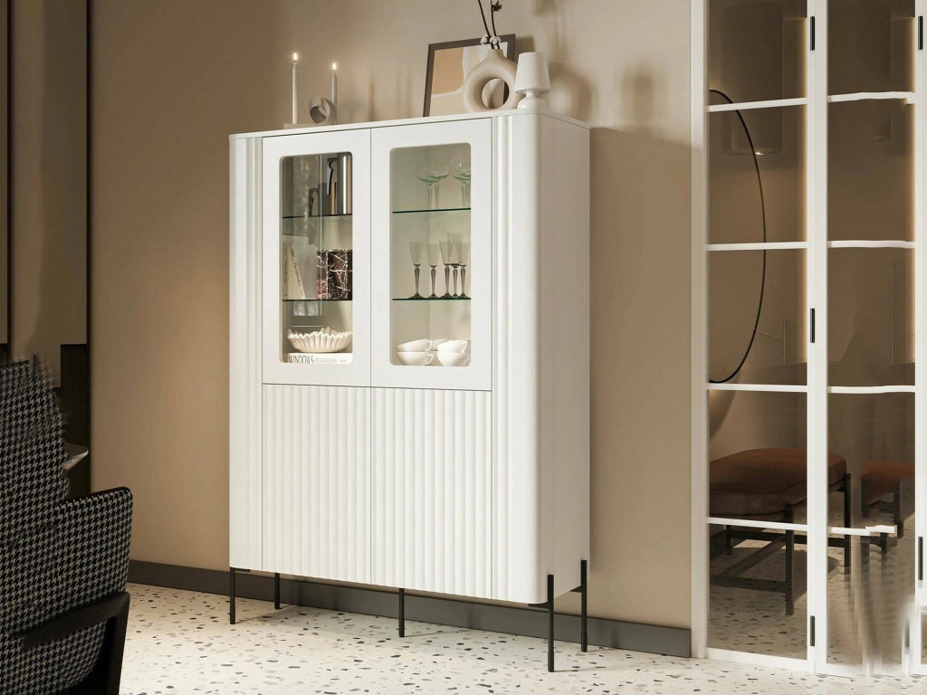 Vetrina Cimino, Vetrinetta da soggiorno con due ante e dettaglio in vetro, Rialzato da terra, 110x40 h160 cm, Bianco
